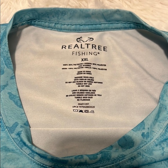 Realtree Men's Blue Swim Shirt - Picture 2 of 6